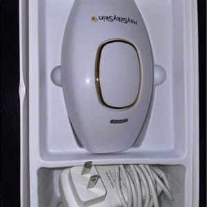 Brand new without tags “hello silky skin” set